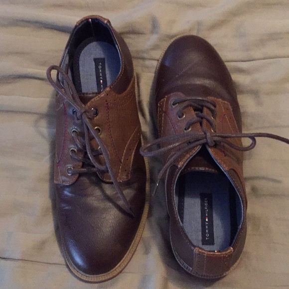 tommy dress shoes